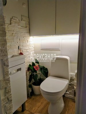 Продам двухкомнатную (2-комн.) квартиру, Малиновского ул, д. 10, Лахденпохья г