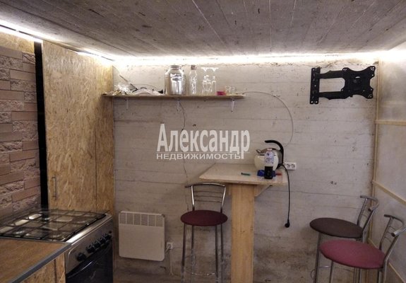 Продам двухкомнатную (2-комн.) квартиру, Малиновского ул, д. 10, Лахденпохья г