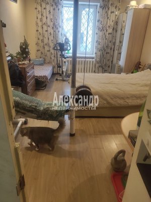 Продам трехкомнатную (3-комн.) квартиру, Большой Смоленский пр-кт, д. 28, Санкт-Петербург г