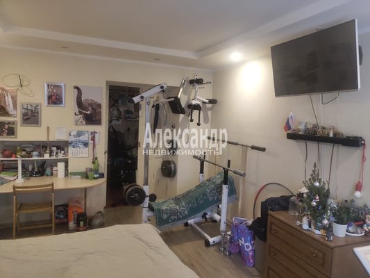 Продам трехкомнатную (3-комн.) квартиру, Большой Смоленский пр-кт, д. 28, Санкт-Петербург г