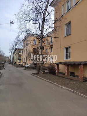 Продам трехкомнатную (3-комн.) квартиру, Большой Смоленский пр-кт, д. 28, Санкт-Петербург г