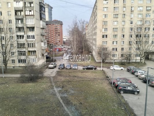 Продам трехкомнатную (3-комн.) квартиру, Ярослава Гашека ул, д. 13 корп. 3, Санкт-Петербург г