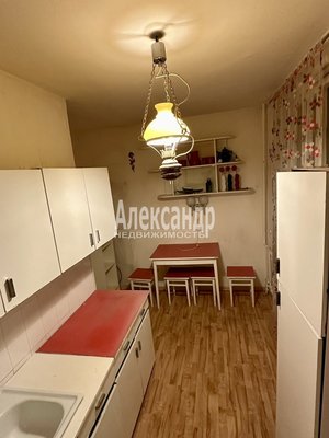 Продам трехкомнатную (3-комн.) квартиру, Ярослава Гашека ул, д. 13 корп. 3, Санкт-Петербург г