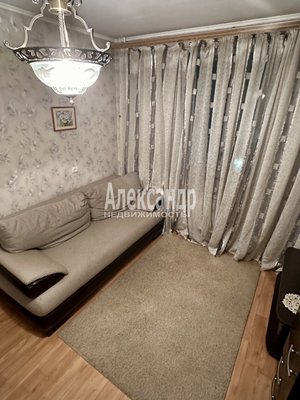 Продам трехкомнатную (3-комн.) квартиру, Ярослава Гашека ул, д. 13 корп. 3, Санкт-Петербург г