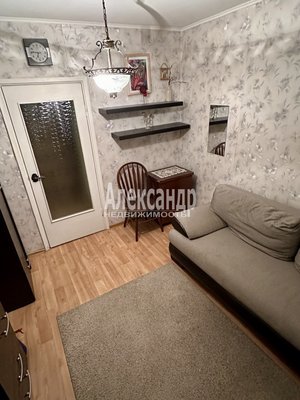 Продам трехкомнатную (3-комн.) квартиру, Ярослава Гашека ул, д. 13 корп. 3, Санкт-Петербург г