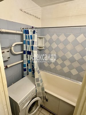 Продам трехкомнатную (3-комн.) квартиру, Ярослава Гашека ул, д. 13 корп. 3, Санкт-Петербург г