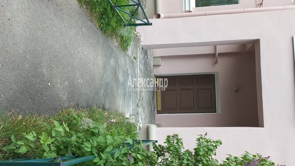 Продам комнату в 3-комн. квартире, Ленинградская ул, д. 63, Песочный п
