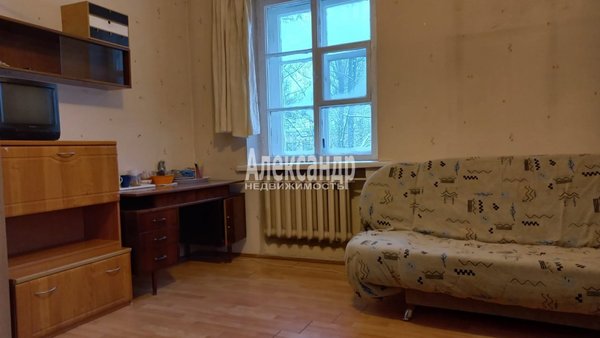Продам комнату в 3-комн. квартире, Ленинградская ул, д. 63, Песочный п