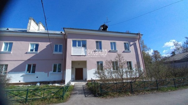 Продам комнату в 3-комн. квартире, Ленинградская ул, д. 63, Песочный п