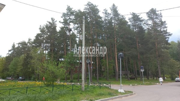 Продам комнату в 3-комн. квартире, Ленинградская ул, д. 63, Песочный п