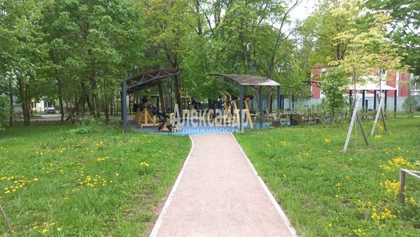 Продам комнату в 3-комн. квартире, Ленинградская ул, д. 63, Песочный п