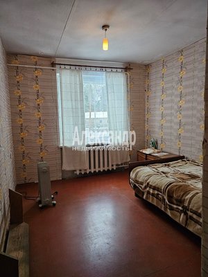 Продам трехкомнатную (3-комн.) квартиру, Центральная ул, д. 32, Ихала п