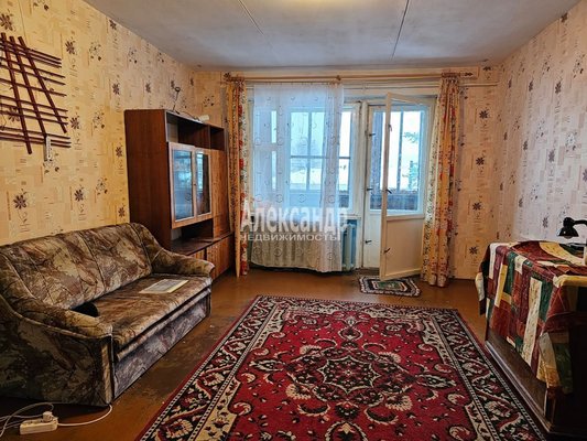 Продам трехкомнатную (3-комн.) квартиру, Центральная ул, д. 32, Ихала п