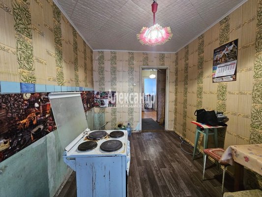 Продам трехкомнатную (3-комн.) квартиру, Центральная ул, д. 32, Ихала п