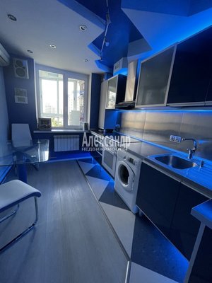 Продам однокомнатную (1-комн.) квартиру, Богатырский пр-кт, д. 51 корп. 1, Санкт-Петербург г