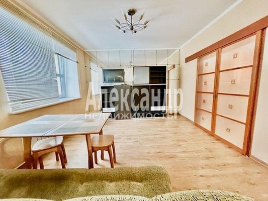 Продам двухкомнатную (2-комн.) квартиру, Гагарина ул, д. 7б, Выборг г