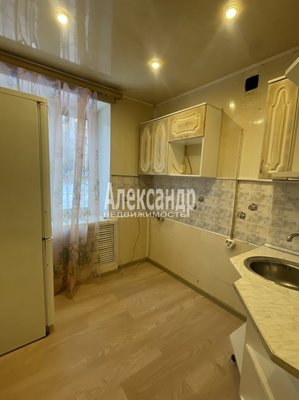 Продам однокомнатную (1-комн.) квартиру, Славы пр-кт, д. 26 корп. 1, Санкт-Петербург г