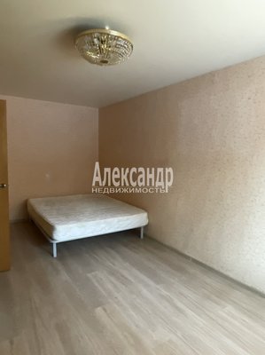 Продам однокомнатную (1-комн.) квартиру, Славы пр-кт, д. 26 корп. 1, Санкт-Петербург г