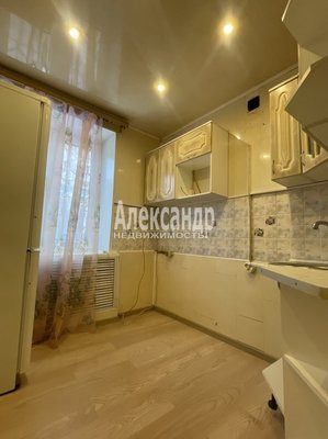 Продам однокомнатную (1-комн.) квартиру, Славы пр-кт, д. 26 корп. 1, Санкт-Петербург г