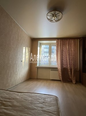 Продам однокомнатную (1-комн.) квартиру, Славы пр-кт, д. 26 корп. 1, Санкт-Петербург г