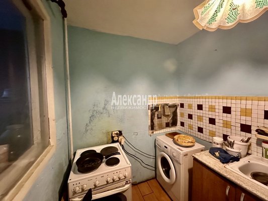 Продам трехкомнатную (3-комн.) квартиру, Кустодиева ул, д. 10 корп. 1, Санкт-Петербург г