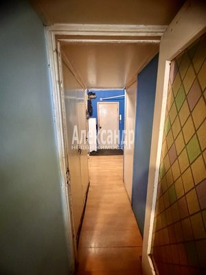 Продам трехкомнатную (3-комн.) квартиру, Кустодиева ул, д. 10 корп. 1, Санкт-Петербург г