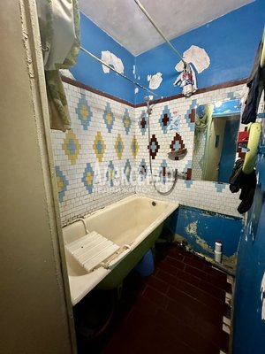 Продам трехкомнатную (3-комн.) квартиру, Кустодиева ул, д. 10 корп. 1, Санкт-Петербург г