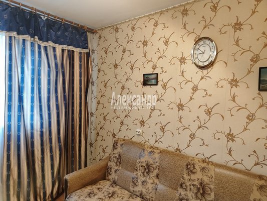 Продам трехкомнатную (3-комн.) квартиру, Победы ул, д. 36 корп. 1, Ломоносов г