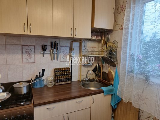 Продам трехкомнатную (3-комн.) квартиру, Победы ул, д. 36 корп. 1, Ломоносов г