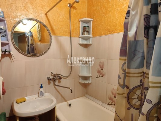 Продам трехкомнатную (3-комн.) квартиру, Победы ул, д. 36 корп. 1, Ломоносов г