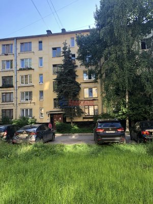 Продам многокомнатную квартиру, Бурцева ул, д. 3, Санкт-Петербург г