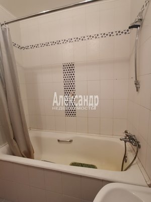 Продам двухкомнатную (2-комн.) квартиру, Бадаева ул, д. 14 корп. 1, Санкт-Петербург г