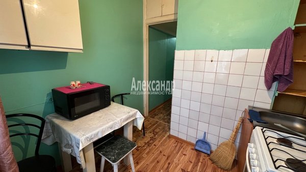 Продам трехкомнатную (3-комн.) квартиру, Гарькавого ул, д. 16, Светогорск г