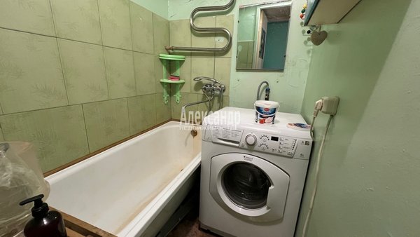 Продам трехкомнатную (3-комн.) квартиру, Гарькавого ул, д. 16, Светогорск г