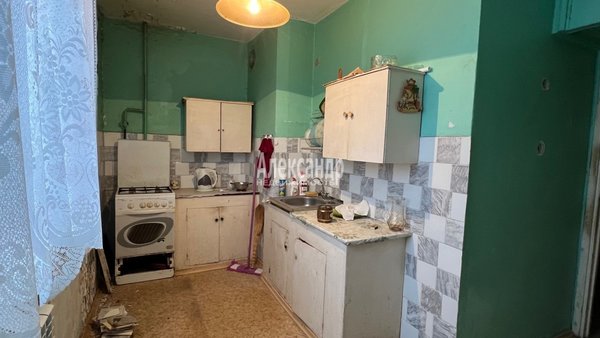 Продам трехкомнатную (3-комн.) квартиру, Лесная ул, д. 11, Светогорск г