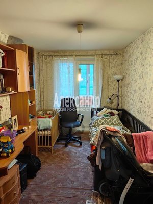 Продам двухкомнатную (2-комн.) квартиру, Центральная ул, д. 4 корп. 2, Сертолово г