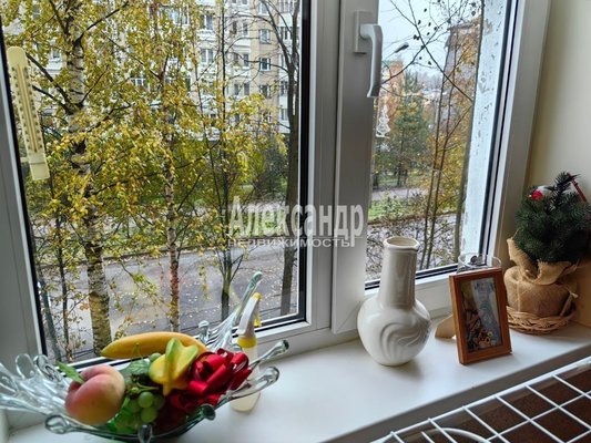 Продам двухкомнатную (2-комн.) квартиру, Центральная ул, д. 4 корп. 2, Сертолово г