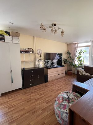 Продам трехкомнатную (3-комн.) квартиру, д. 25, Малое Карлино д