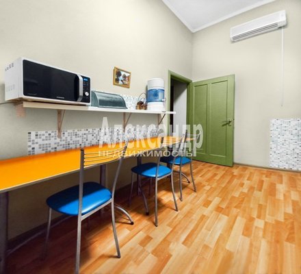 Продам коммерческое помещение 227,4 м2, Вознесенский пр-кт, д. 41, Санкт-Петербург г