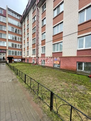 Продам коммерческое помещение 471 м2, Киргетова ул, д. 6, Гатчина г