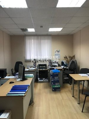 Продам коммерческое помещение 471 м2, Киргетова ул, д. 6, Гатчина г