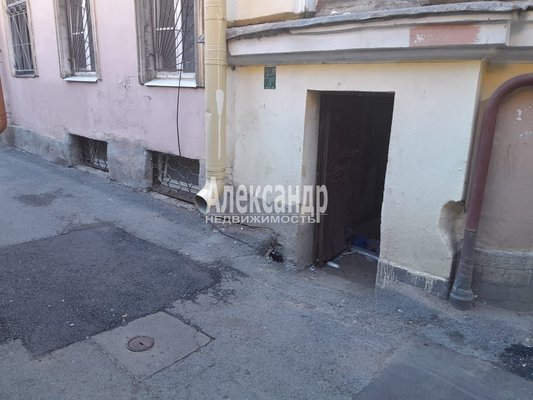 Продам коммерческое помещение 20,5 м2, Сапёрный пер, д. 9, Санкт-Петербург г