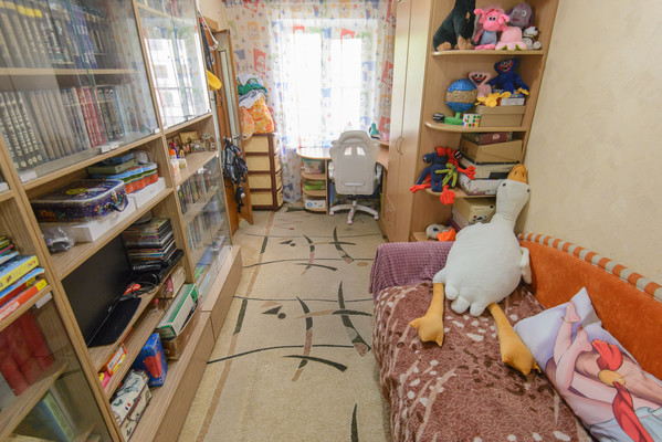 Продам двухкомнатную (2-комн.) квартиру, 1-й Конной Армии ул, 22, Ростов-на-Дону г