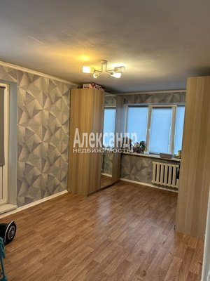 Продам трехкомнатную (3-комн.) квартиру, Кировские Дачи ул, д. 3, Выборг г