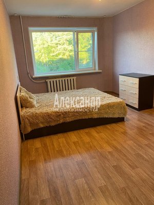 Продам трехкомнатную (3-комн.) квартиру, Кировские Дачи ул, д. 3, Выборг г