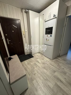 Продам трехкомнатную (3-комн.) квартиру, Кировские Дачи ул, д. 3, Выборг г