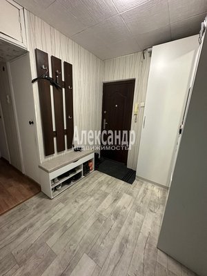 Продам трехкомнатную (3-комн.) квартиру, Кировские Дачи ул, д. 3, Выборг г