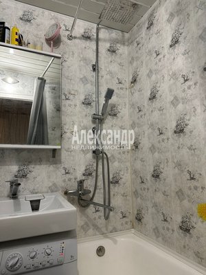 Продам трехкомнатную (3-комн.) квартиру, Кировские Дачи ул, д. 3, Выборг г