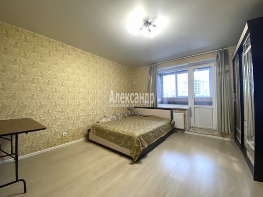 Продам трехкомнатную (3-комн.) квартиру, Кушелевская дор, д. 5 корп. 2, Санкт-Петербург г