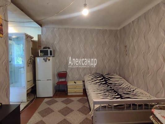 Продам двухкомнатную (2-комн.) квартиру, Рощинская ул, д. 36, Гатчина г